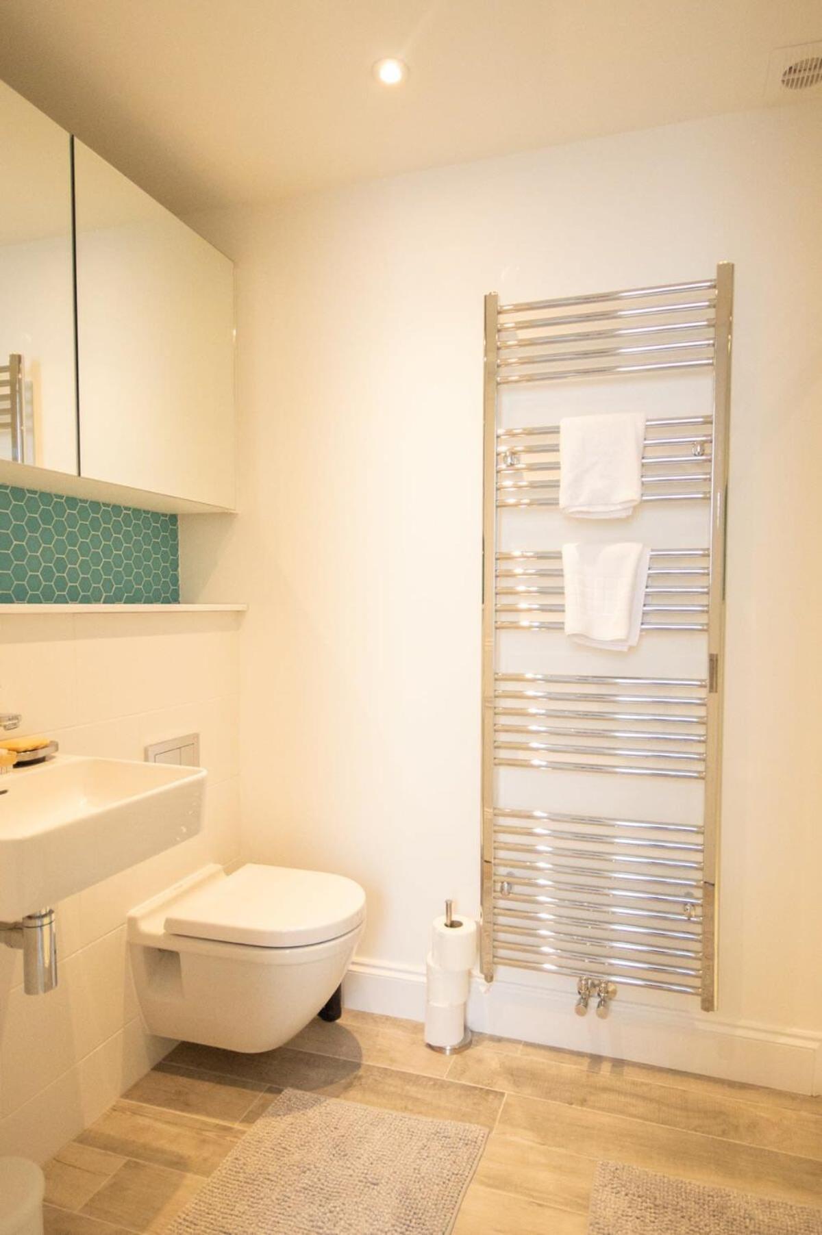 Stunning 3 Bed Flat In The Heart Of The West End *