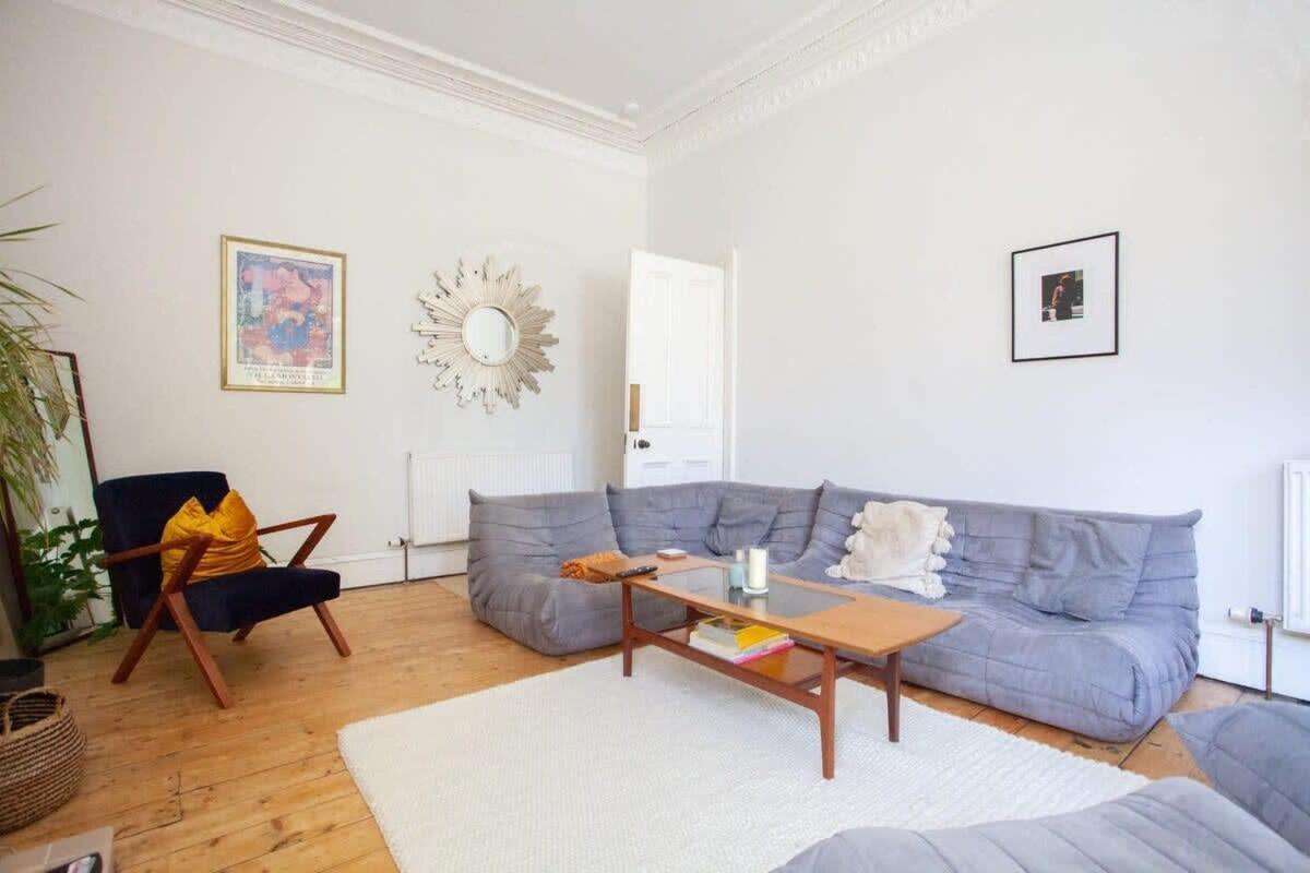 Lovely Flat In Ideal Location Apartment