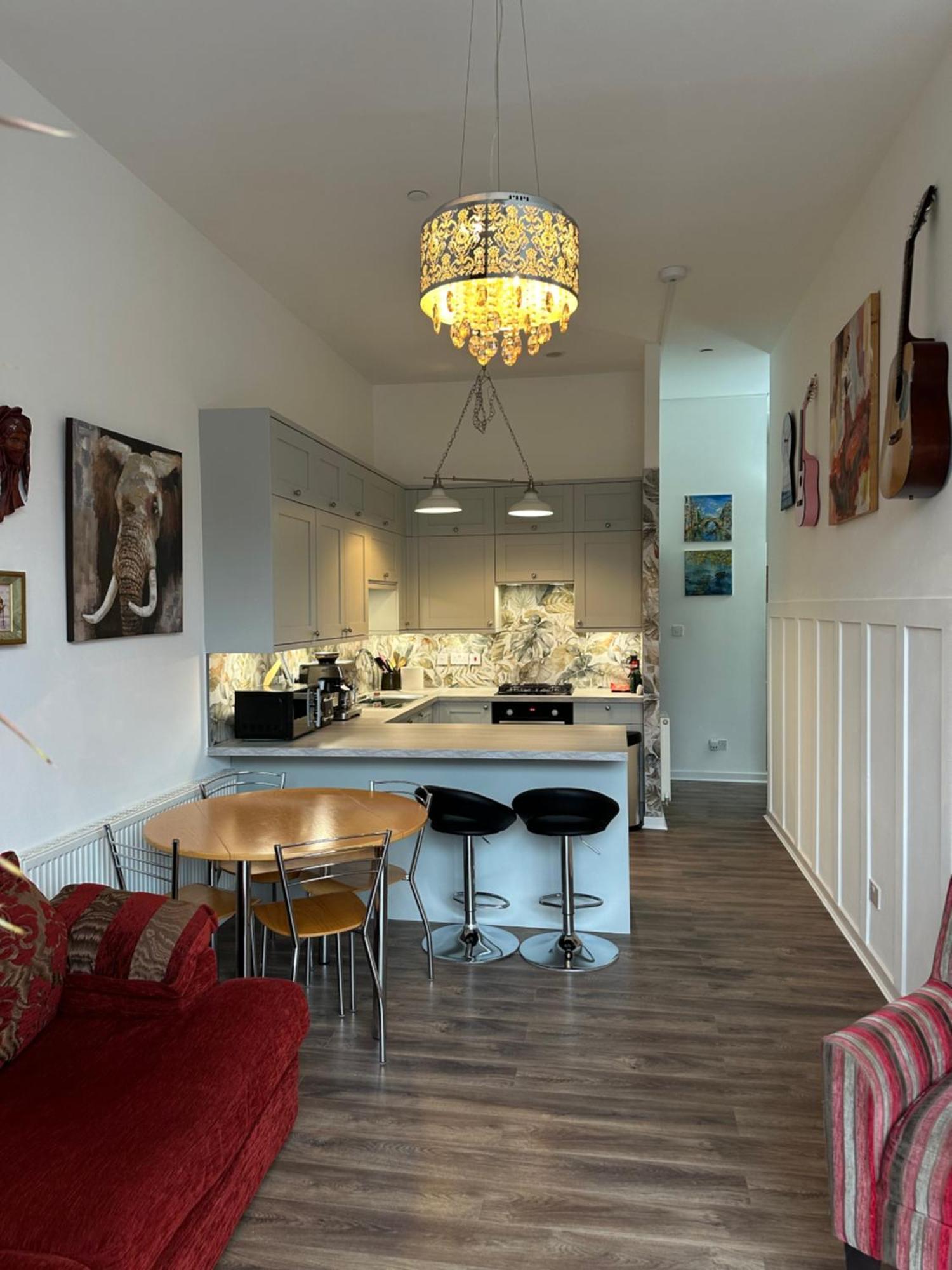 Stunning 2 Bedroom *