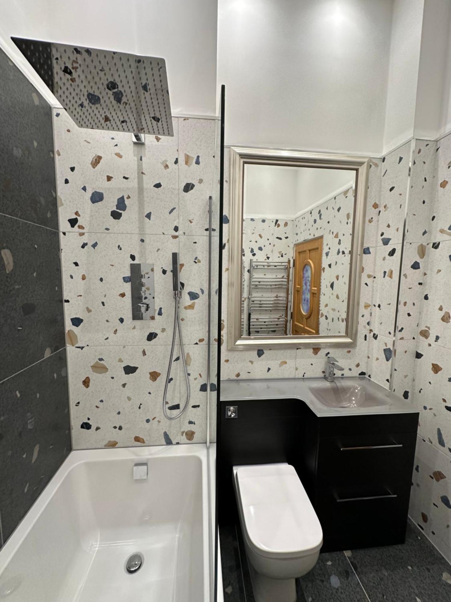 Stunning 2 Bedroom *