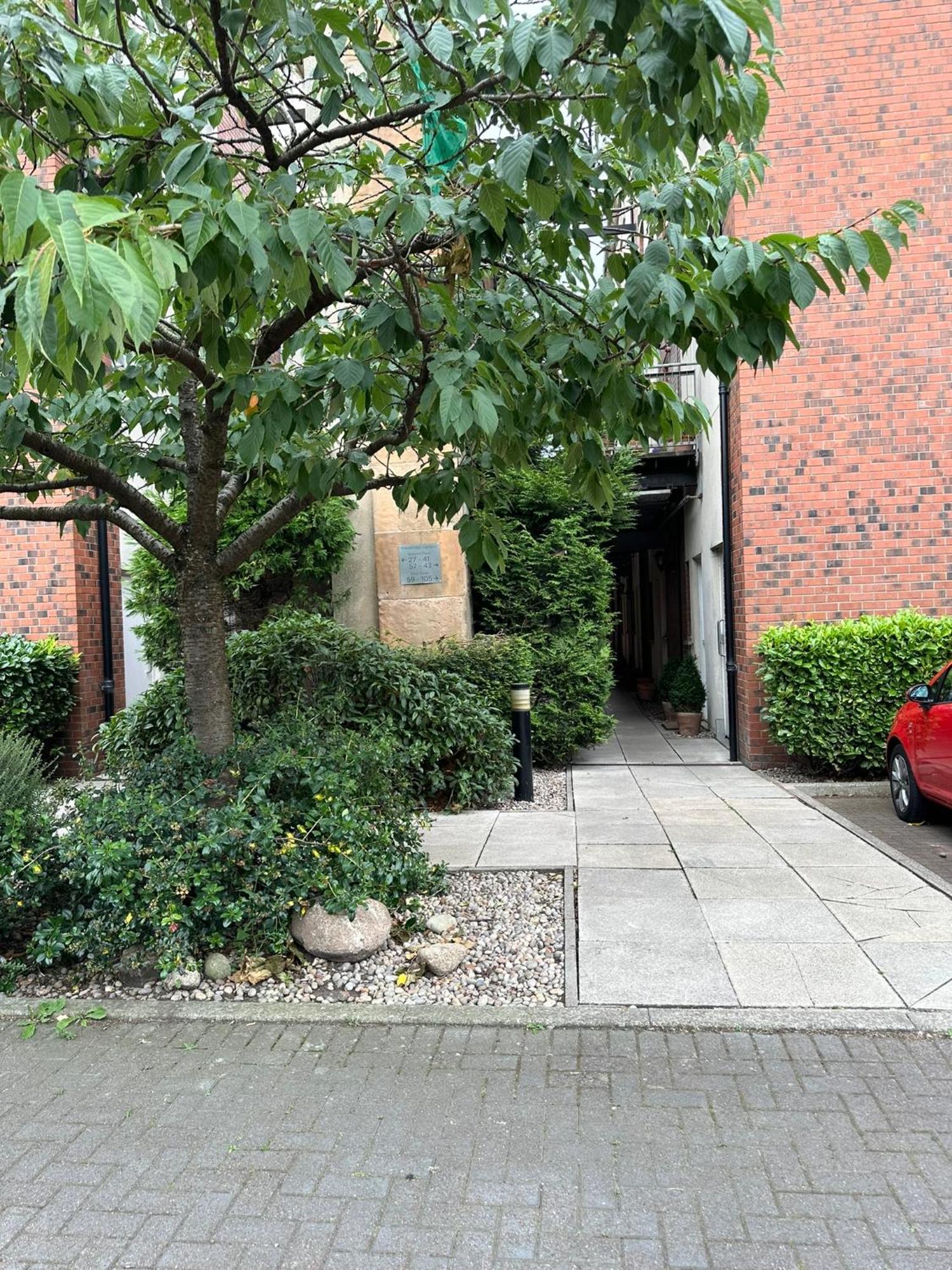 Stunning 2 Bedroom * Glasgow