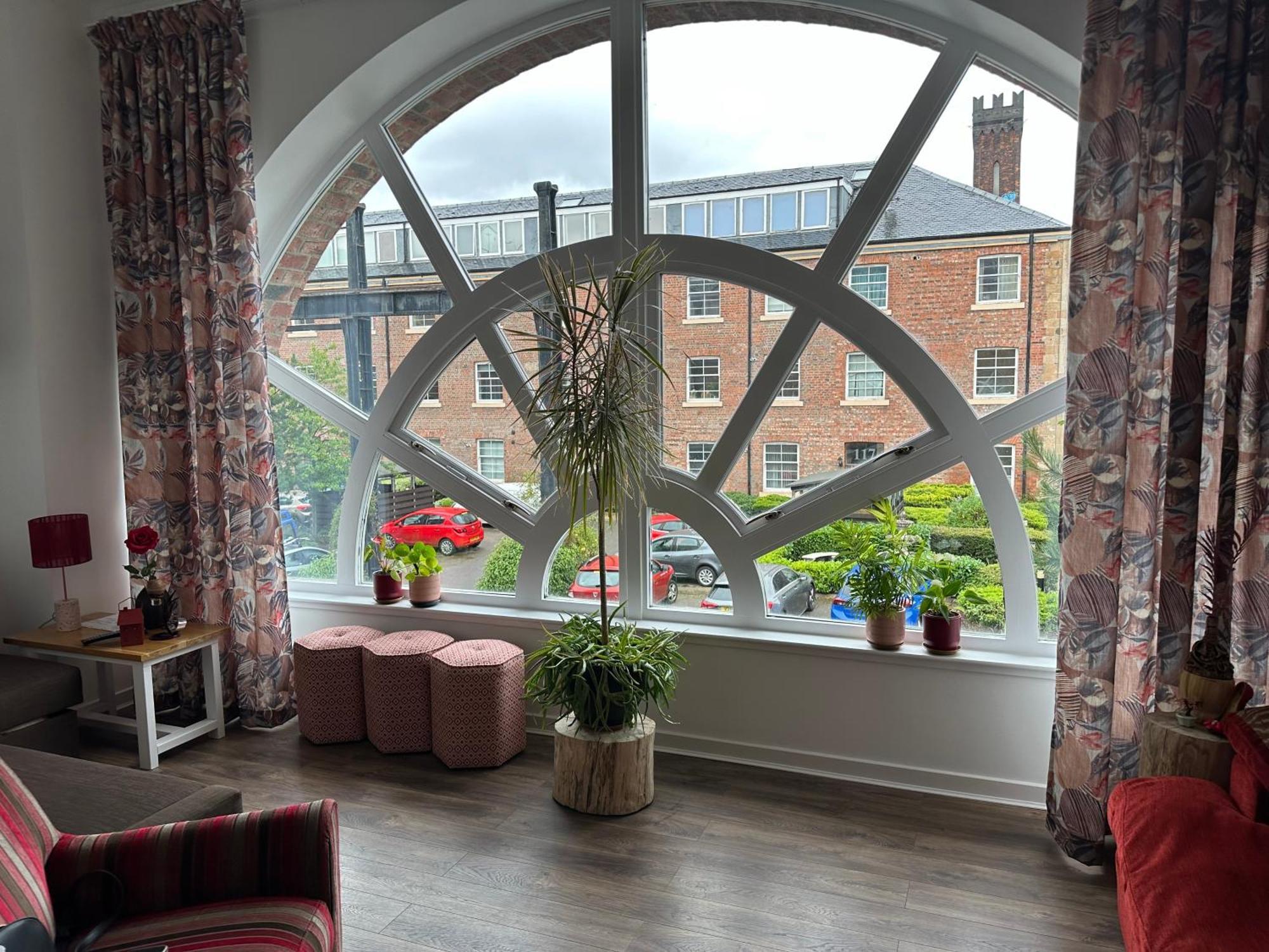 Stunning 2 Bedroom Apartment