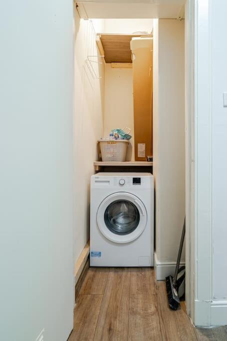 Stunning Ground Floor Flat In Southside.