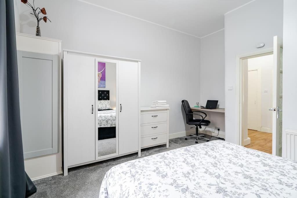 Stunning Ground Floor Flat In Southside. * Glasgow