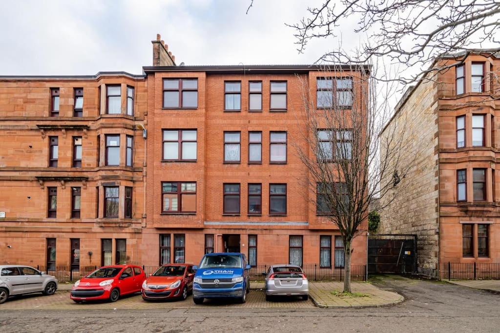 Stunning Ground Floor Flat In Southside. Apartment