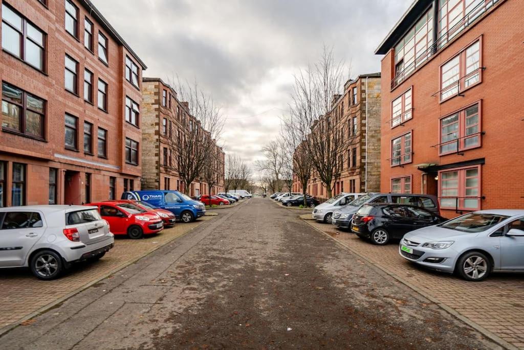 Stunning Ground Floor Flat In Southside. * Glasgow