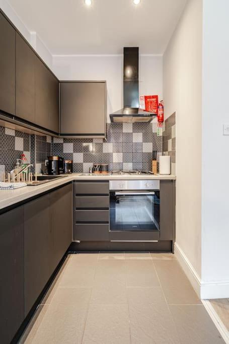 Stunning Ground Floor Flat In Southside. Apartment *