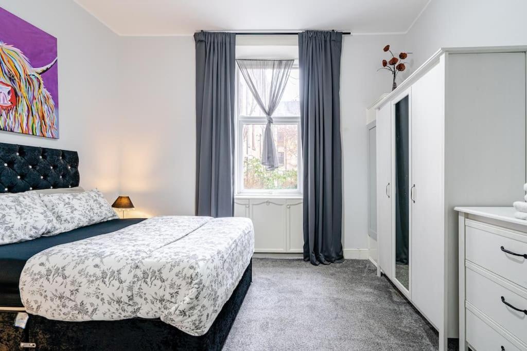 Stunning Ground Floor Flat In Southside. Glasgow