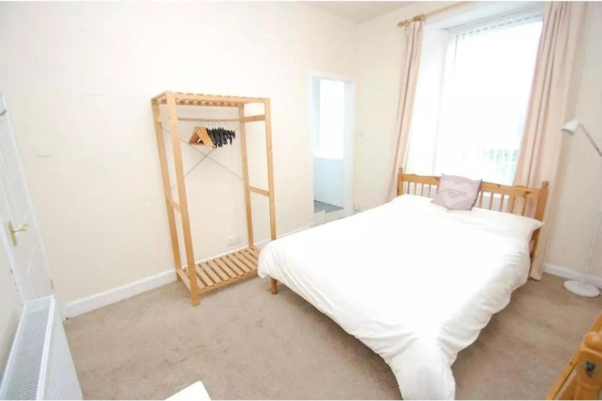 Flat In Close To Local Amenities Apartment *