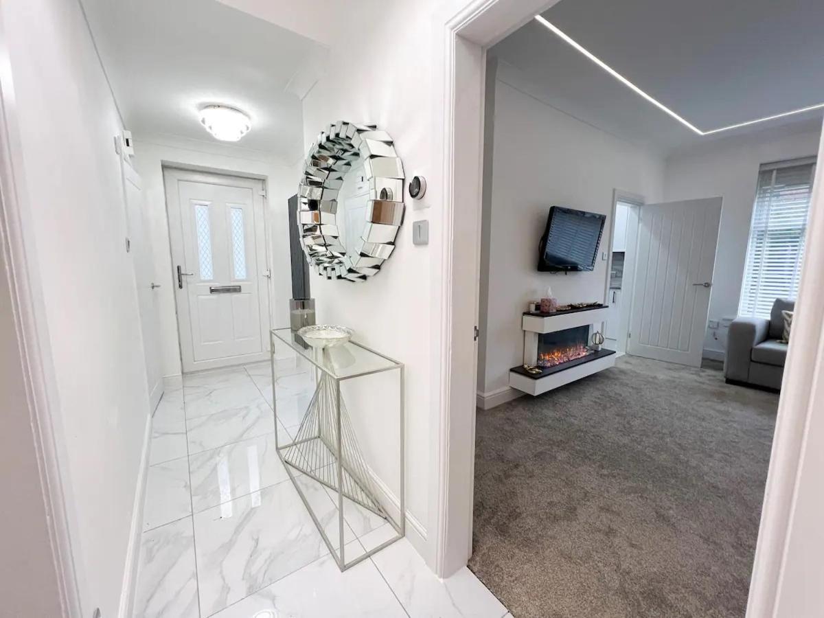 Spectacular Modern Luxury King Bed Apartment *