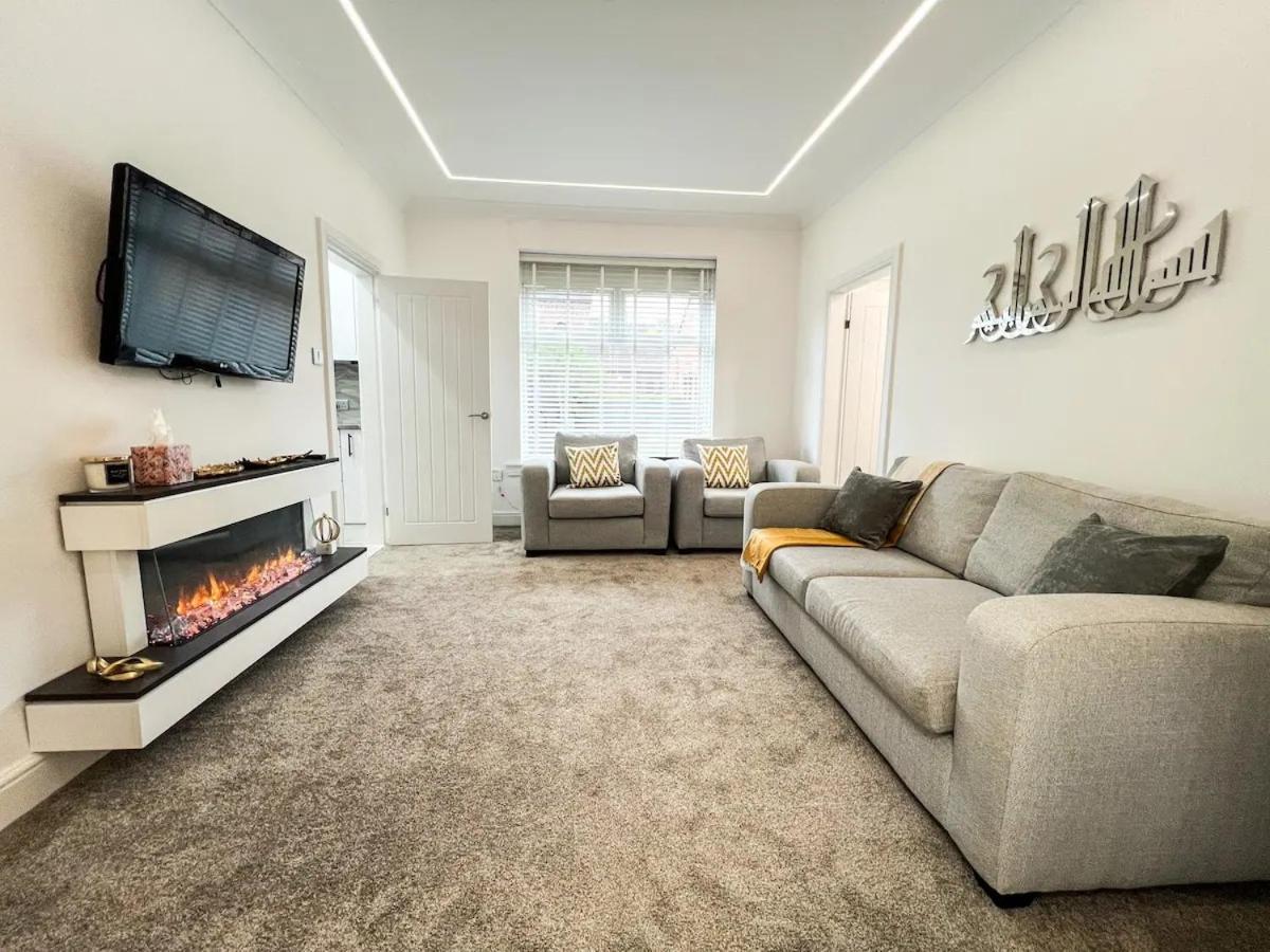 Spectacular Modern Luxury King Bed Apartment *
