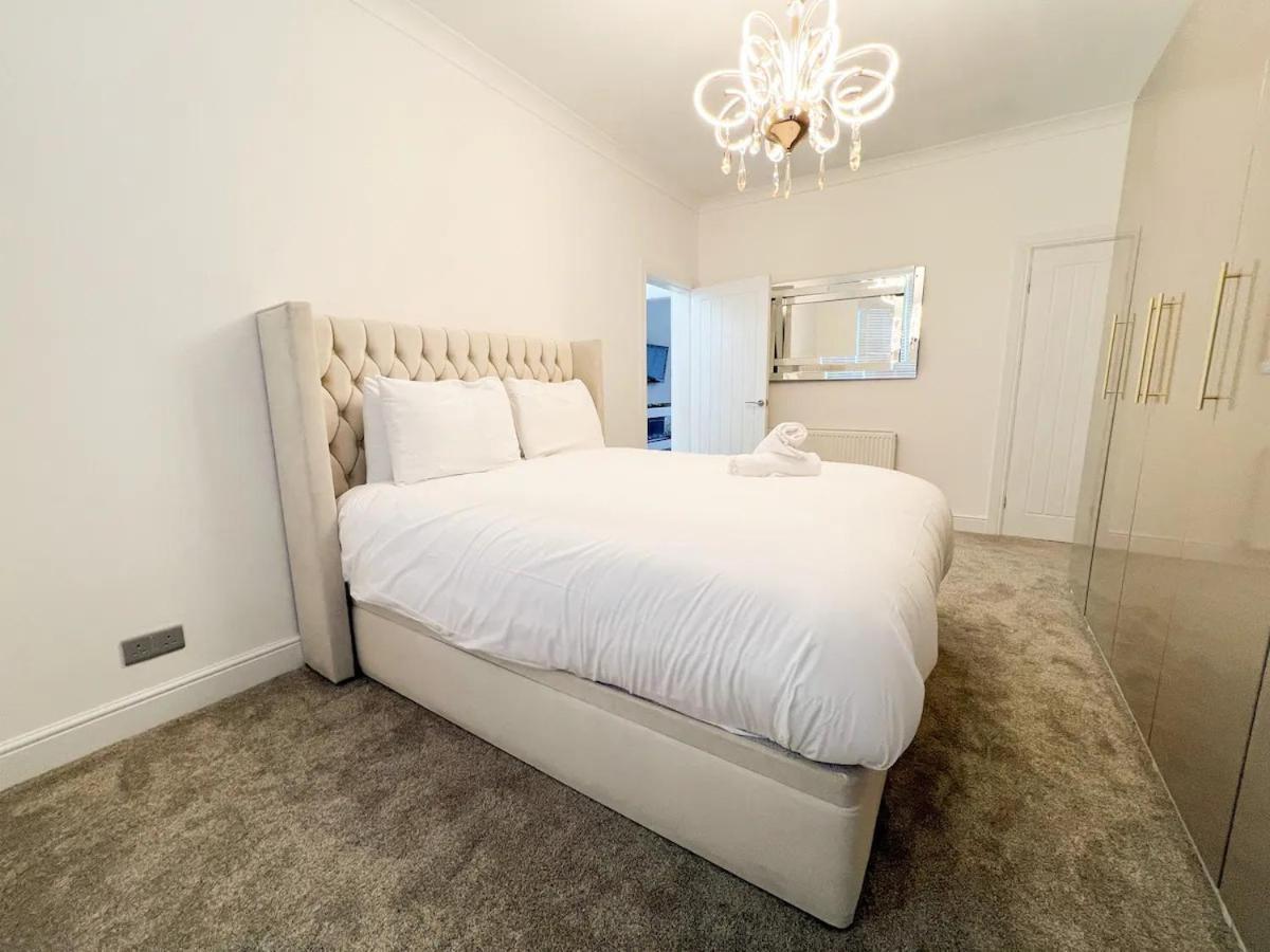 Spectacular Modern Luxury King Bed Apartment *