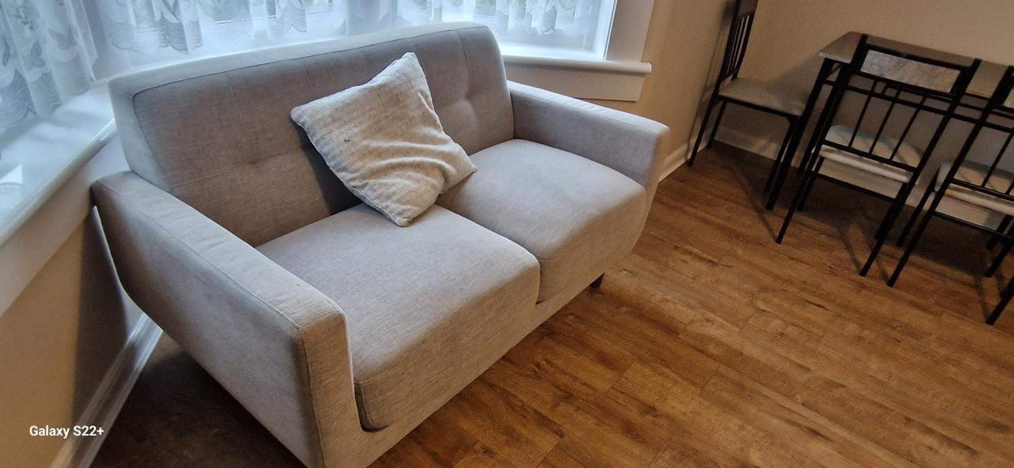 Archillects Entire Two Bedroom Comfy House - Free Parking Holiday home *