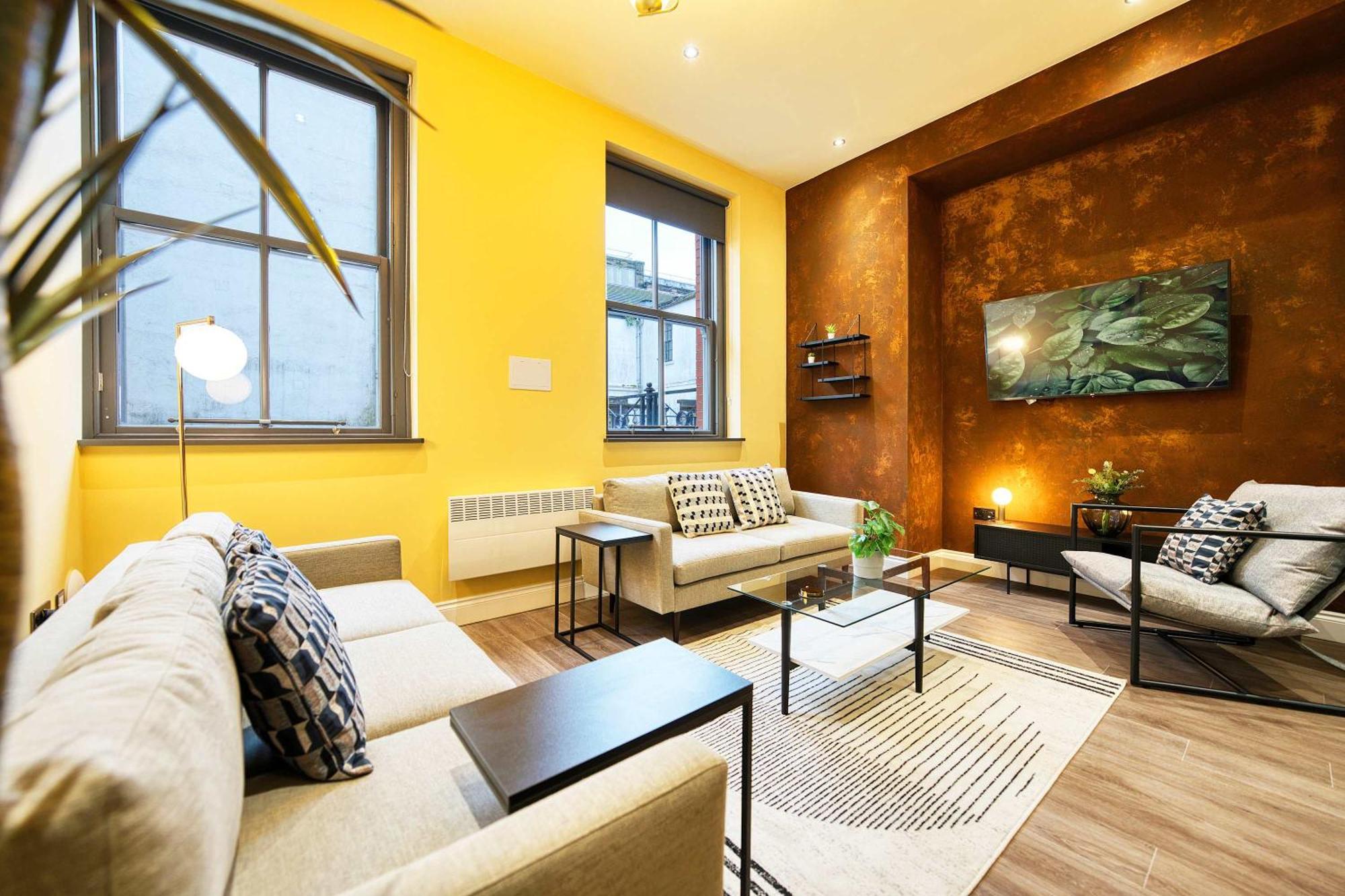 Stunning Station 2 Bed B4 Apartment