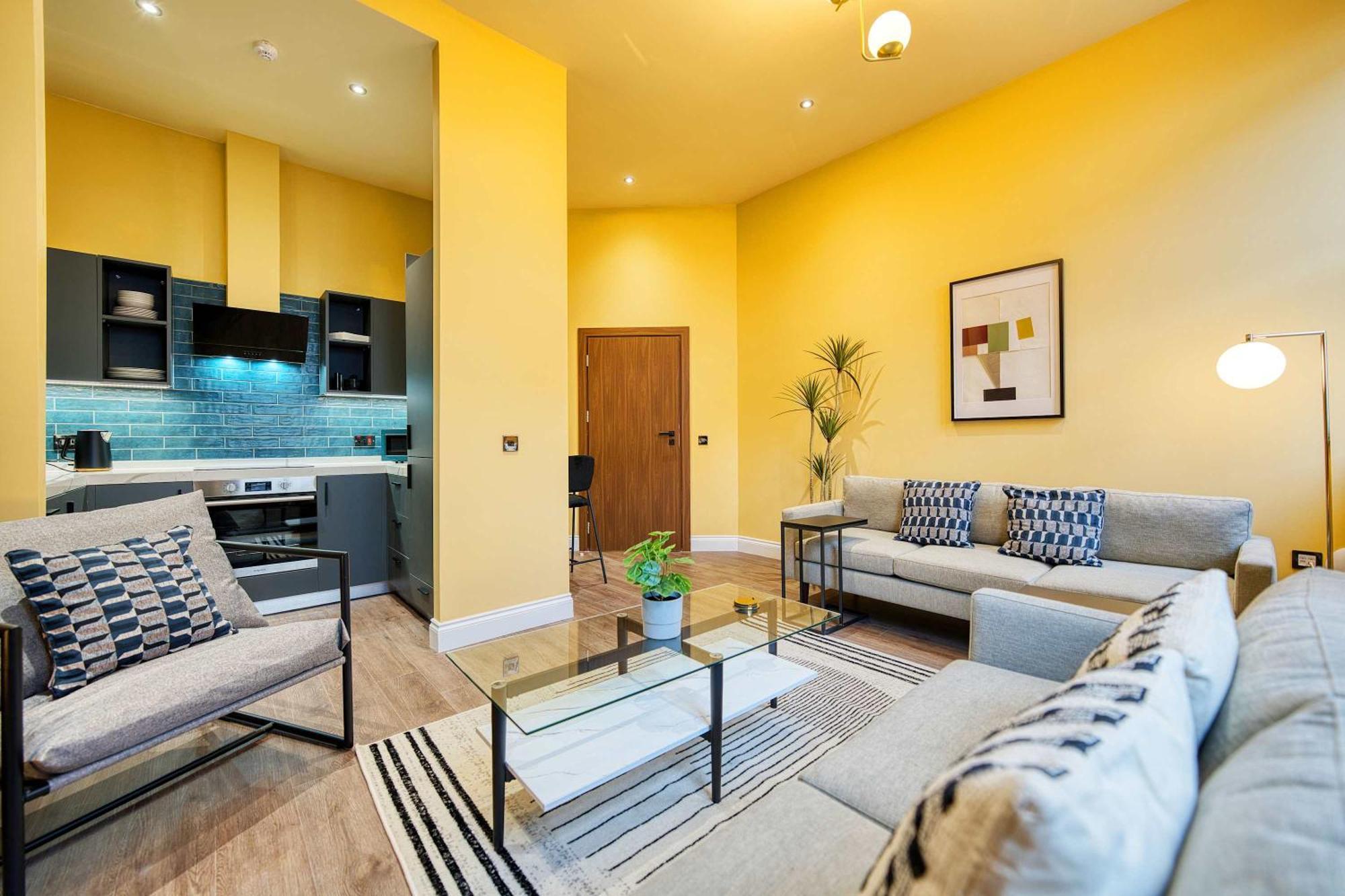Stunning Station 2 Bed B4 * Glasgow