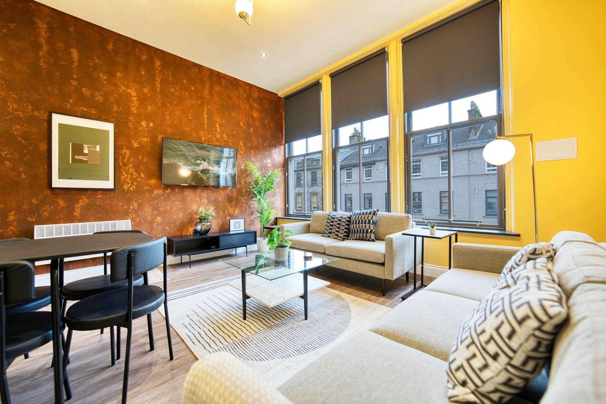 Spacious Station 2 Bed B3 *