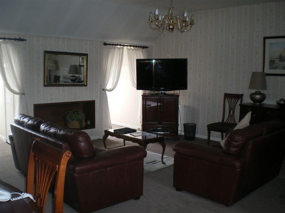 The Whitehouse Apartment