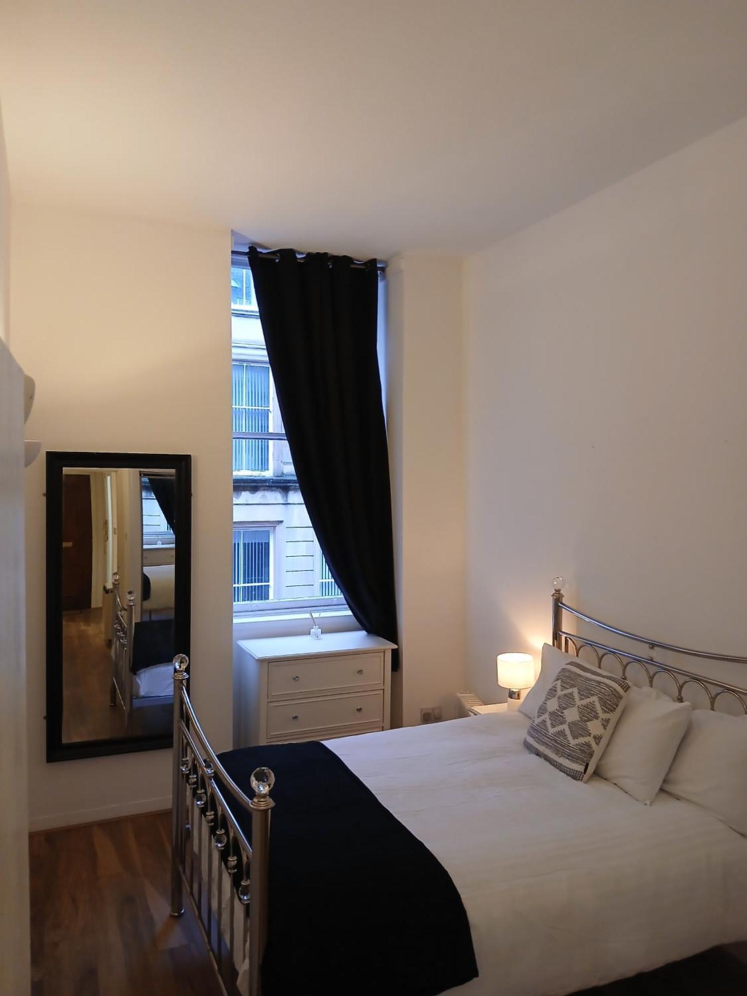 Downtown City Dwelling - 3 People Apartment