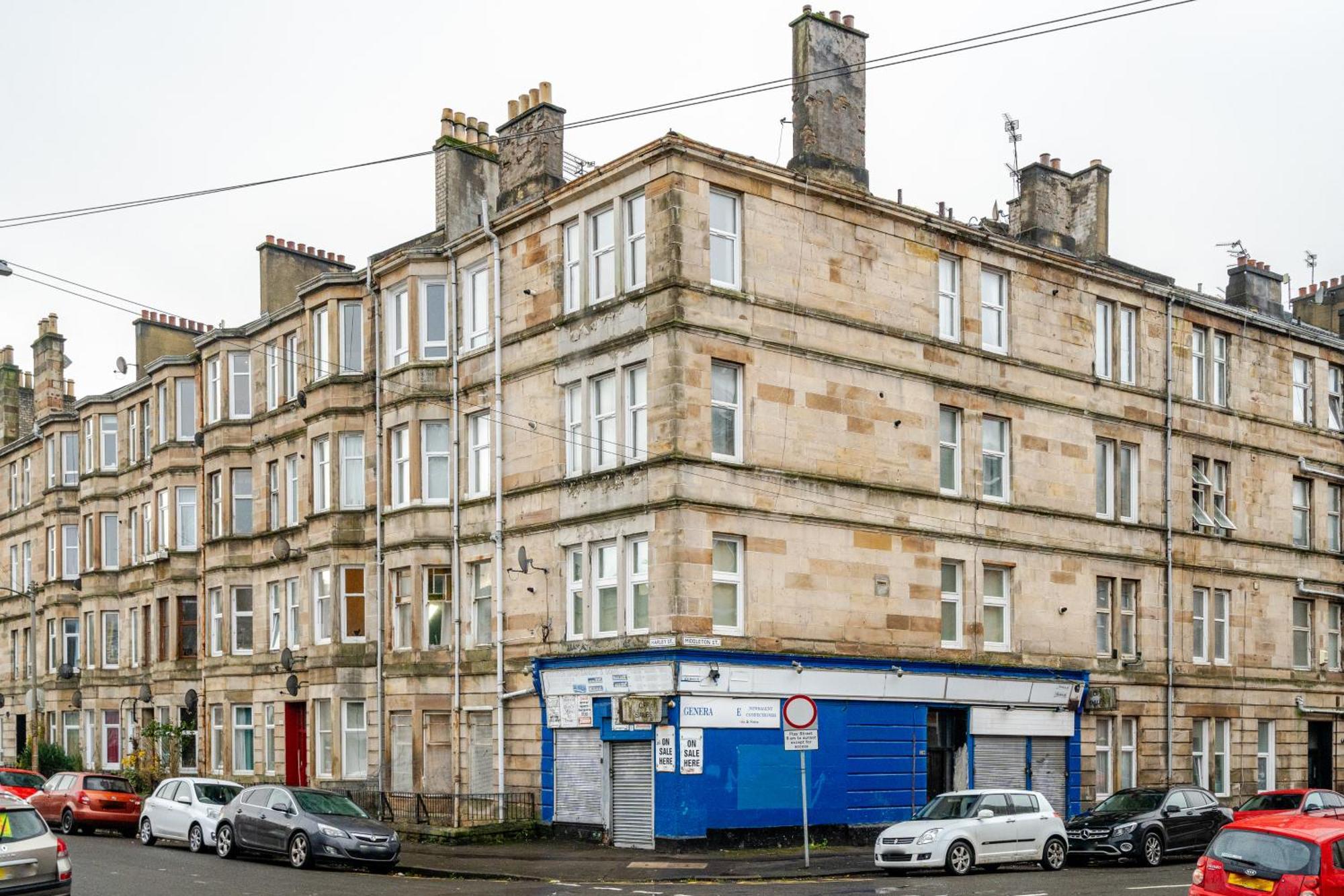 Newly Furnished Flat 4 Minutes Walk To Metro Apartment Glasgow