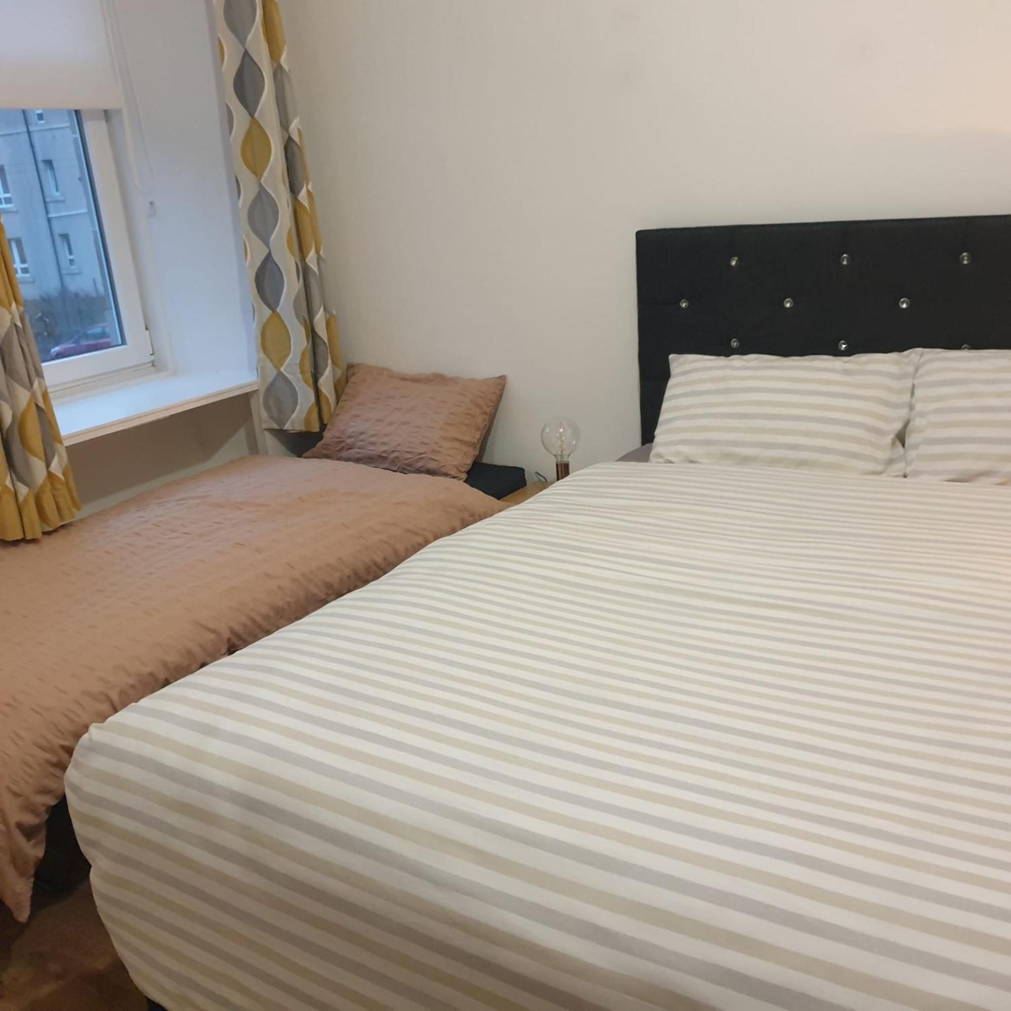 Newly Furnished Flat 4 Minutes Walk To Metro Glasgow