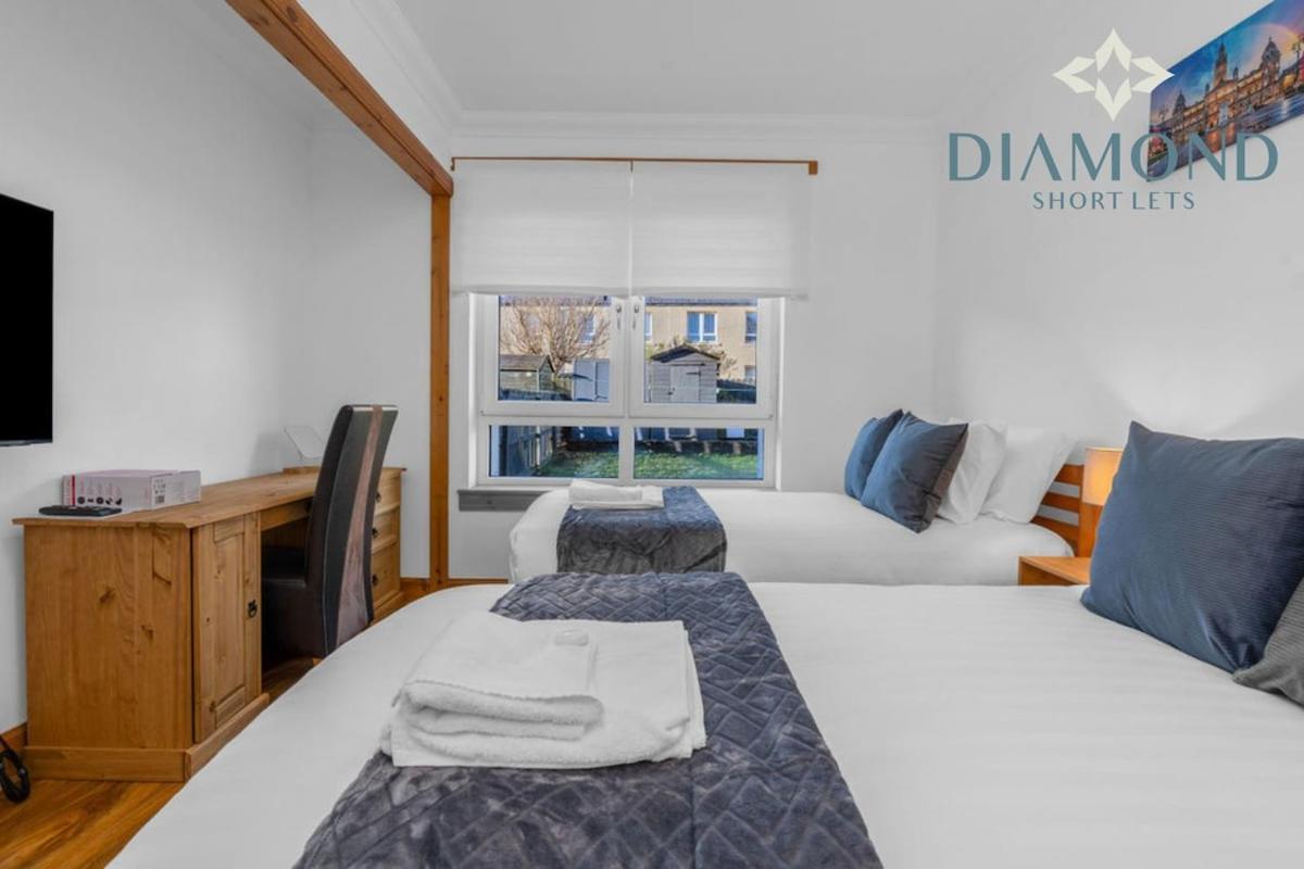 Apartment Lovely 3 Bed Ground Floor - Sleeps 5 - Very Central, Easy Access To And Surrounding Areas - Free Parking Glasgow