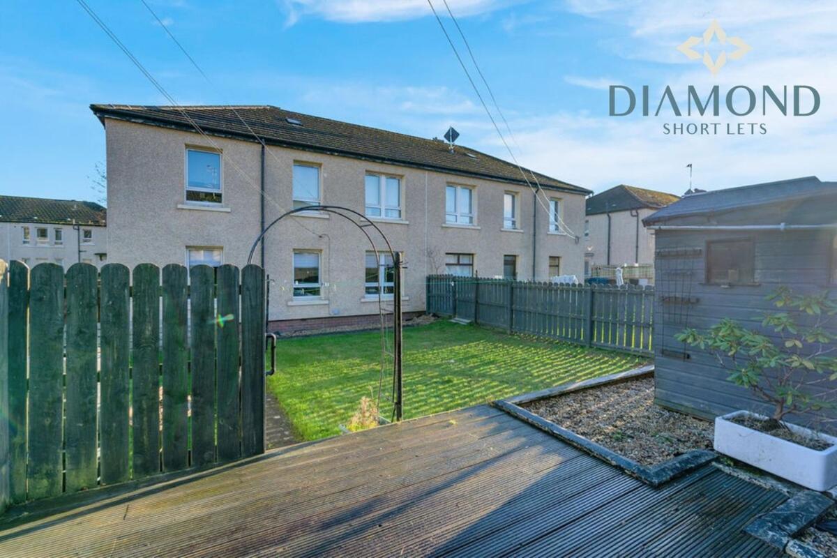 Apartment Lovely 3 Bed Ground Floor - Sleeps 5 - Very Central, Easy Access To And Surrounding Areas - Free Parking Glasgow