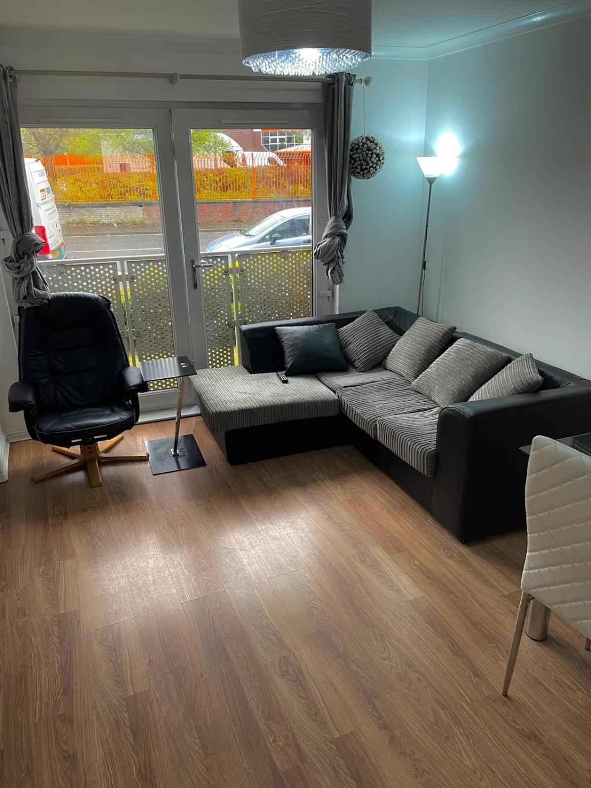 Apartment 3 Bed ,2 Bedroom Near Centre