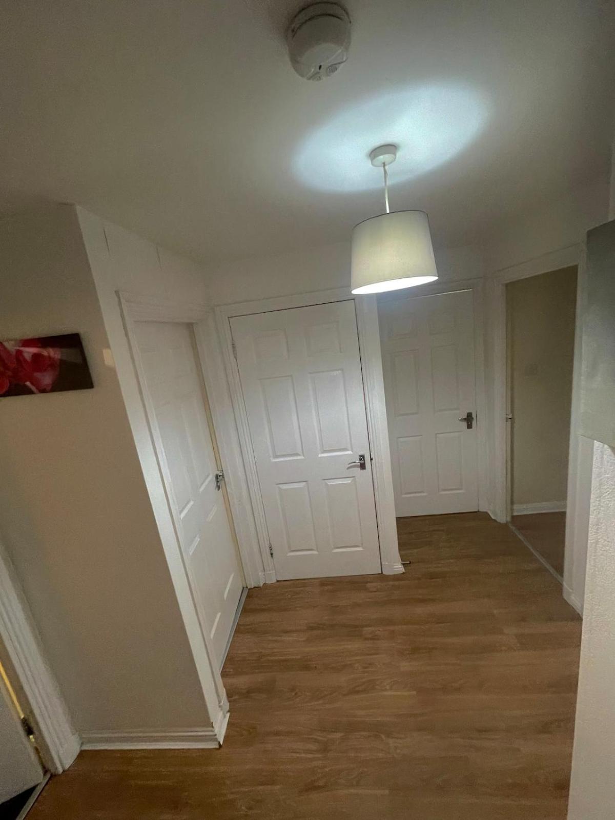 3 Bed ,2 Bedroom Near Centre