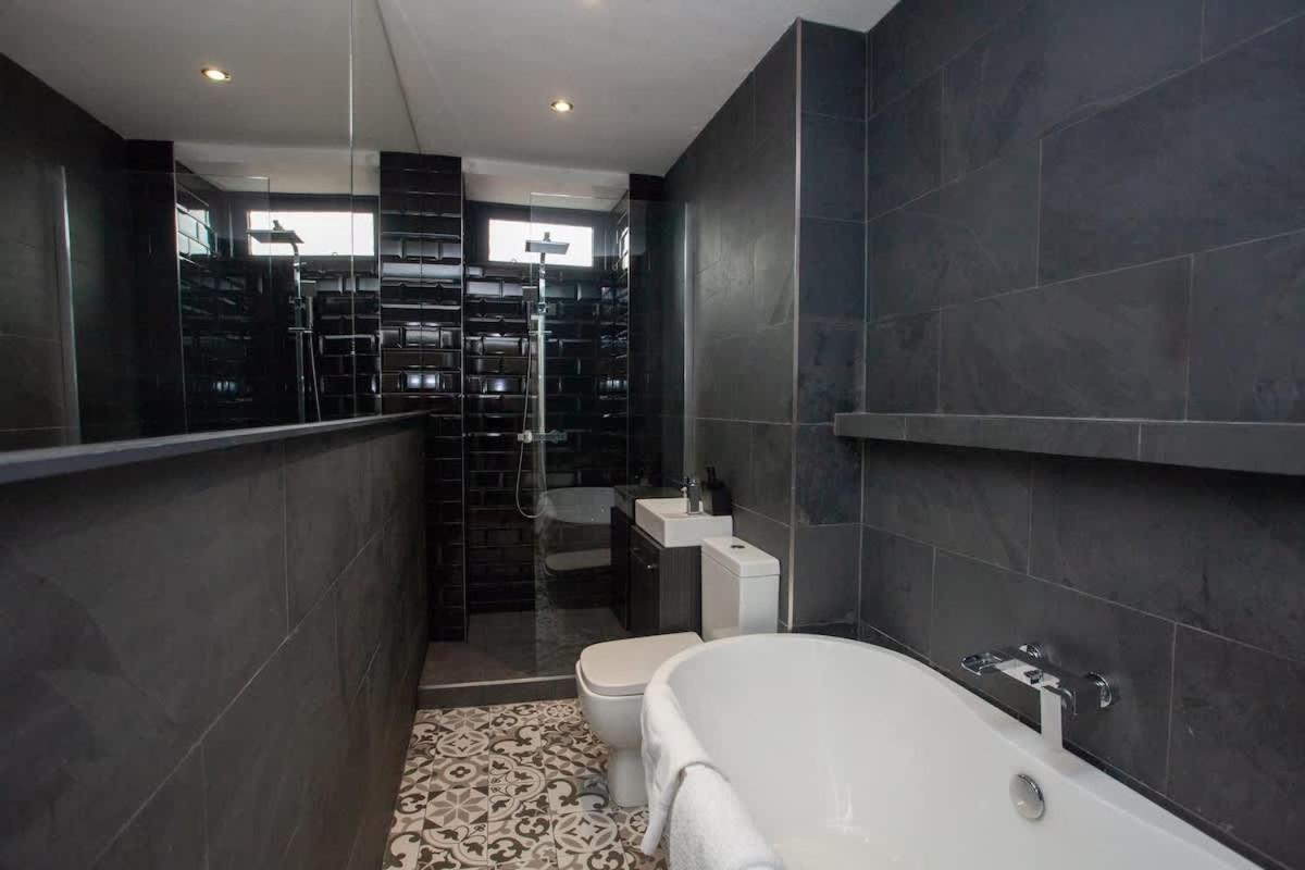 Apartment Stunning 2 Bed In Ideal Location