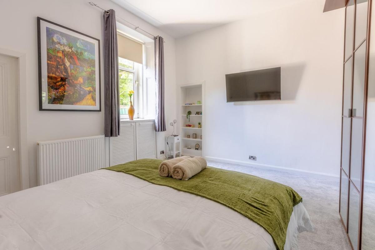 Spacious 5 Bedroom With Free Private Parking Glasgow