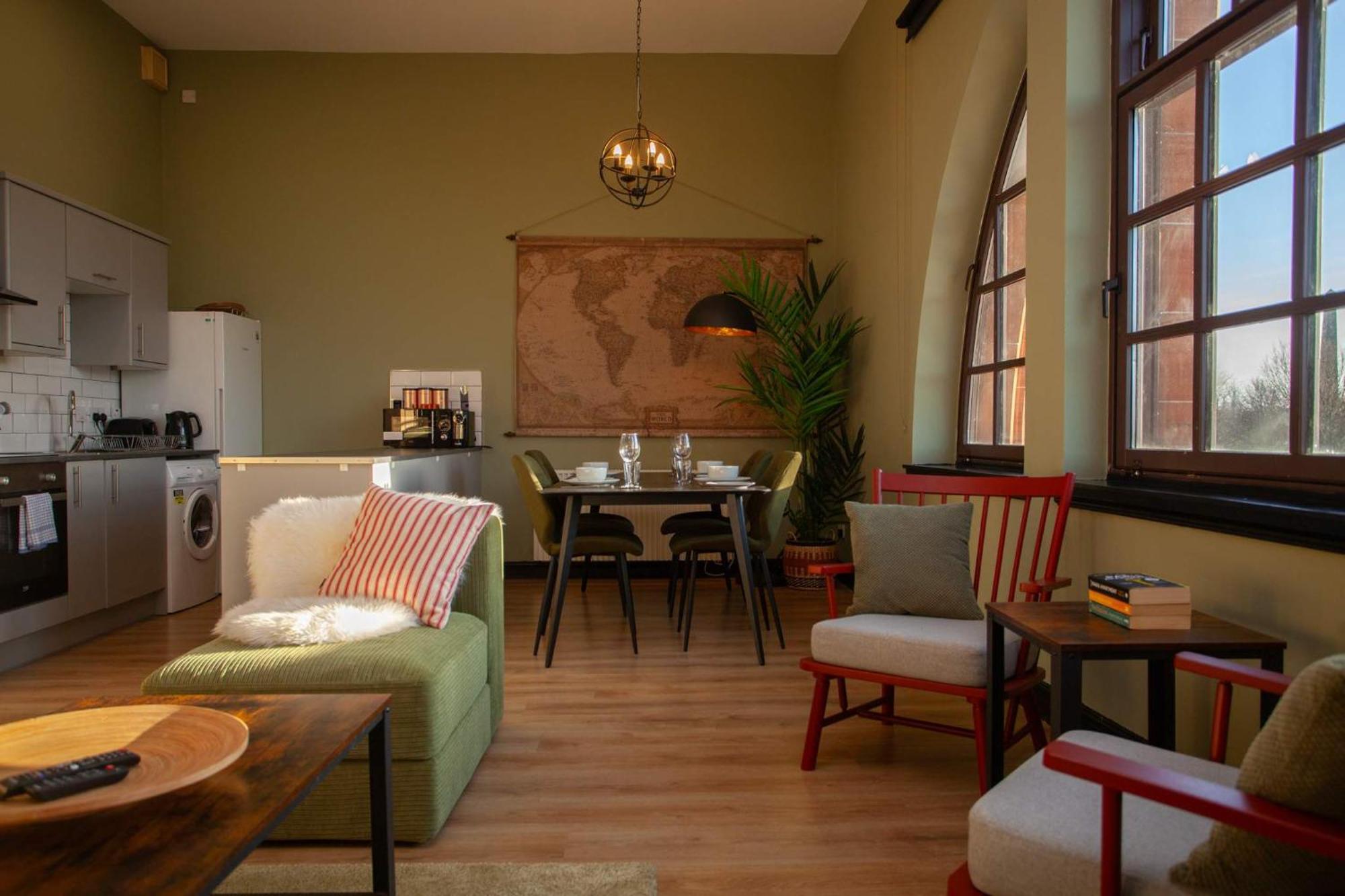 Holiday home Getaway With Free Parking