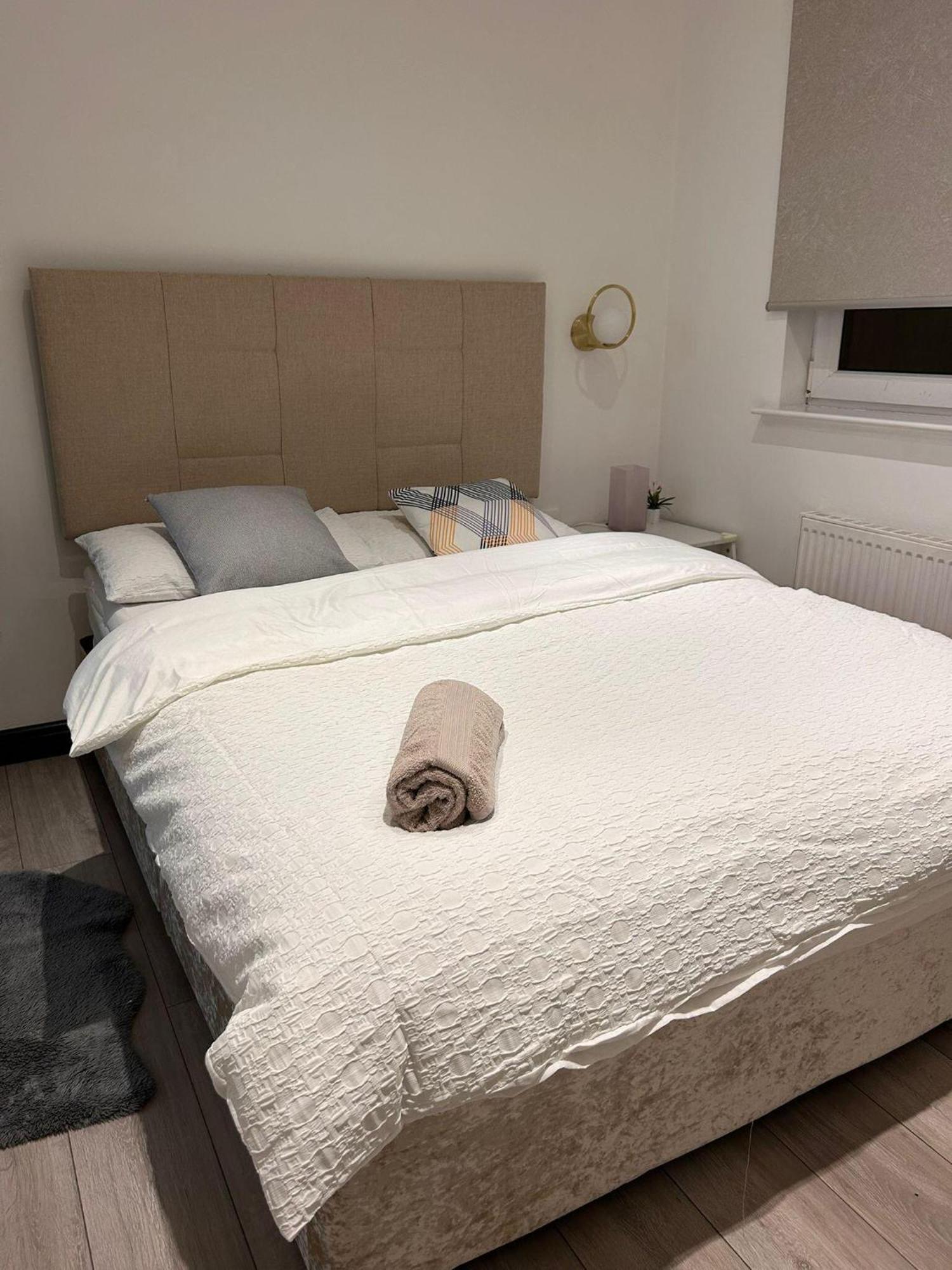 Modern Apartment-sleeps6-parking-seft Check In Glasgow