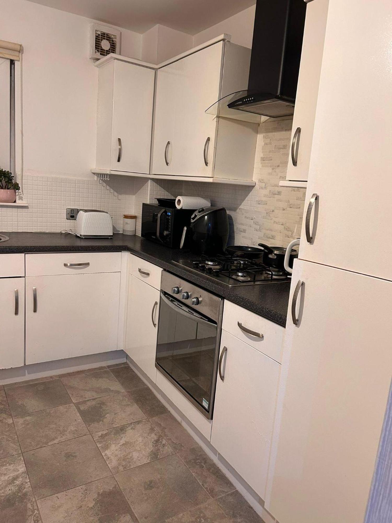 Modern Apartment-sleeps6-parking-seft Check In Apartment *