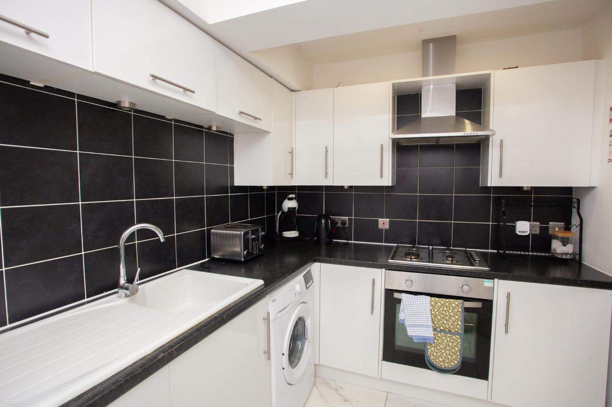 Beautiful 2 Bed Flat With A Private Terrace Glasgow