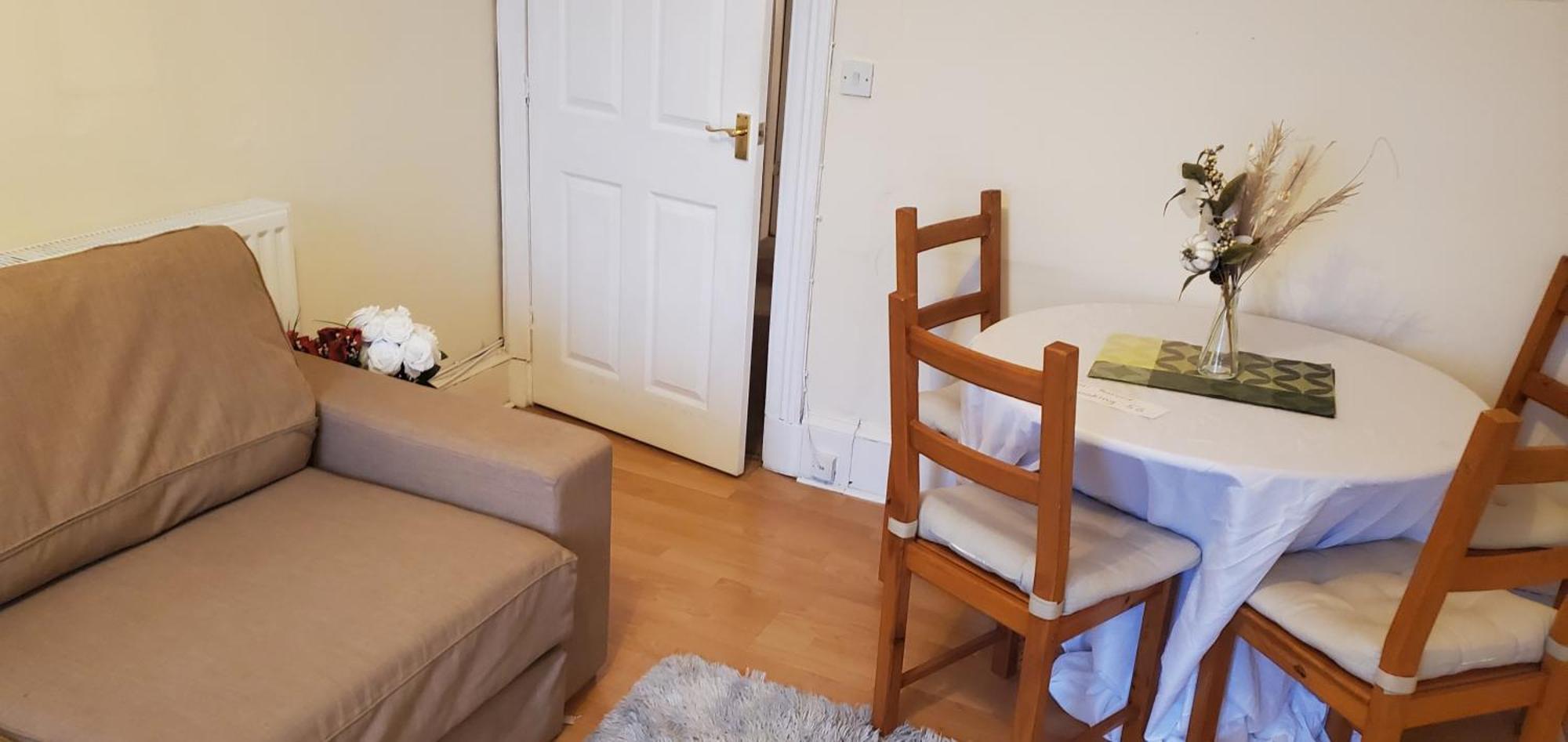 Flat In Close To Local Amenities Apartment *
