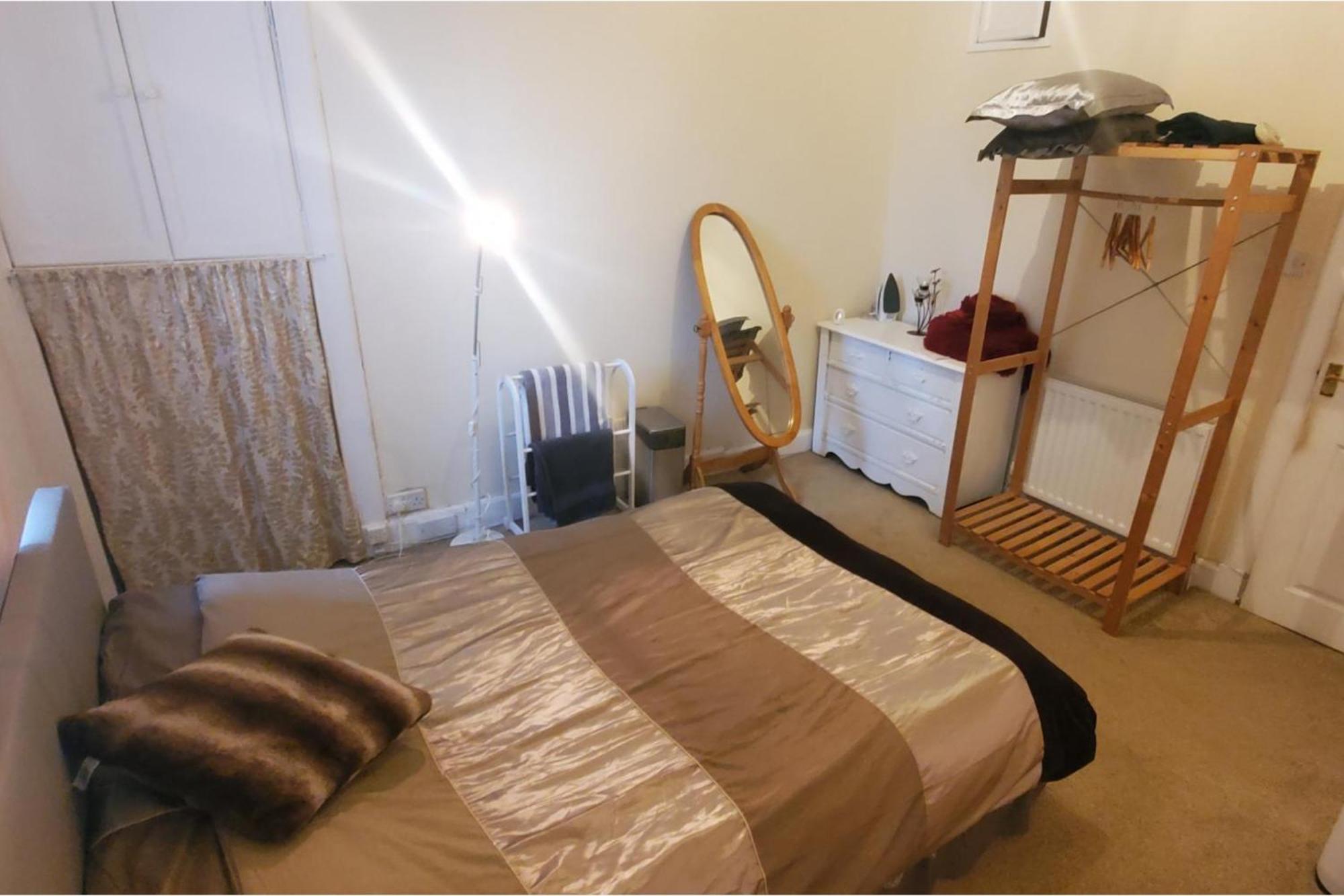 Flat In Close To Local Amenities