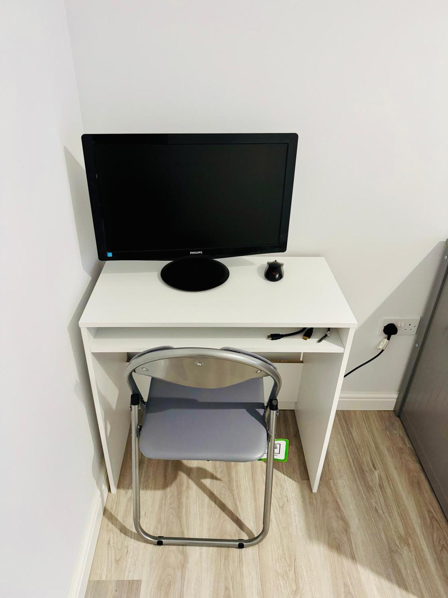Modern Flat In Free Parking & Wifi Apartment Glasgow