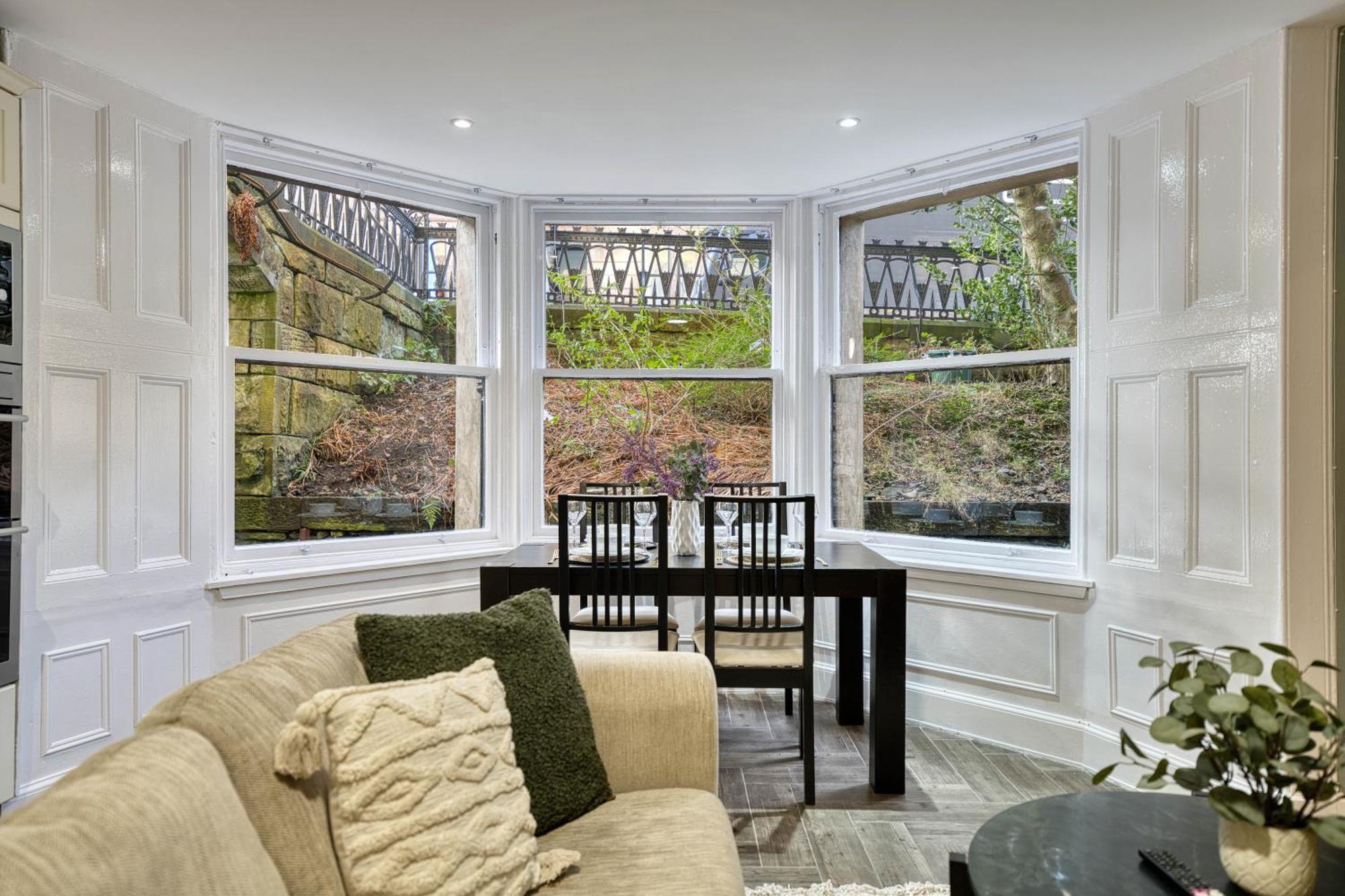 Stylish 3-bedroom In Glasgow