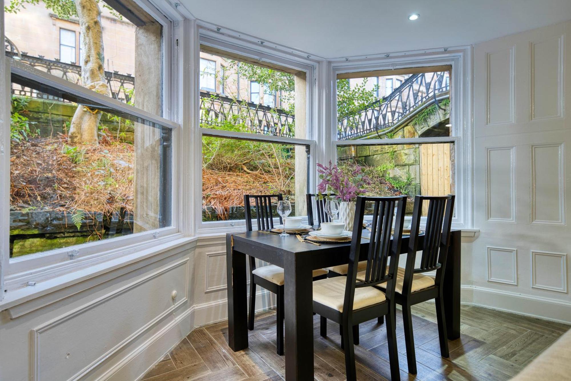Apartment Stylish 3-bedroom In Glasgow