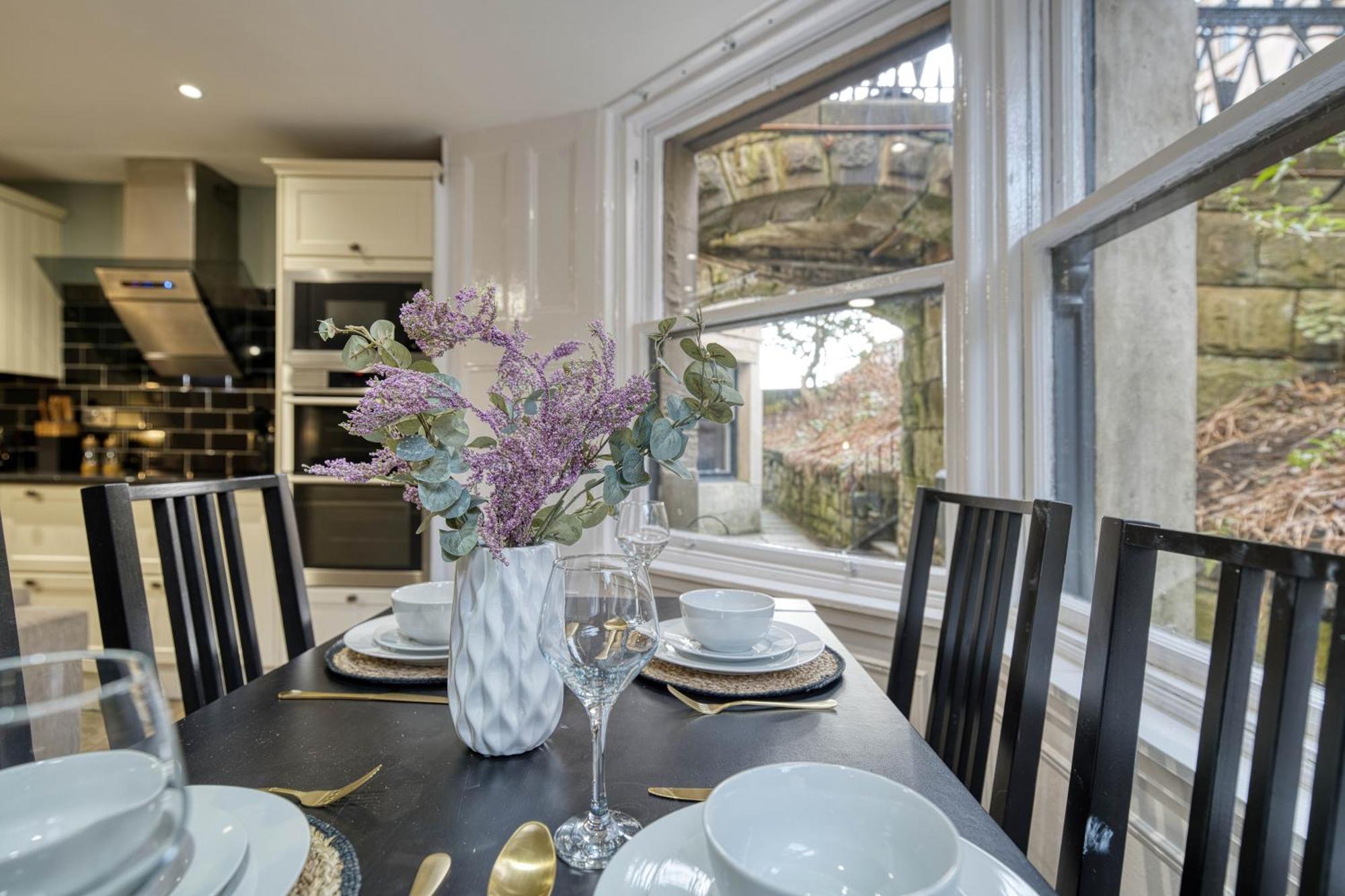 Stylish 3-bedroom In * Glasgow