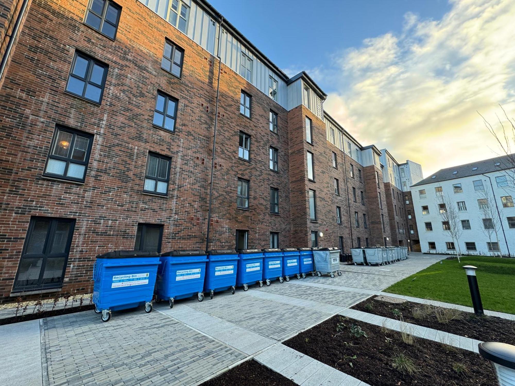 Modern Flat In Free Parking & Wifi * Glasgow