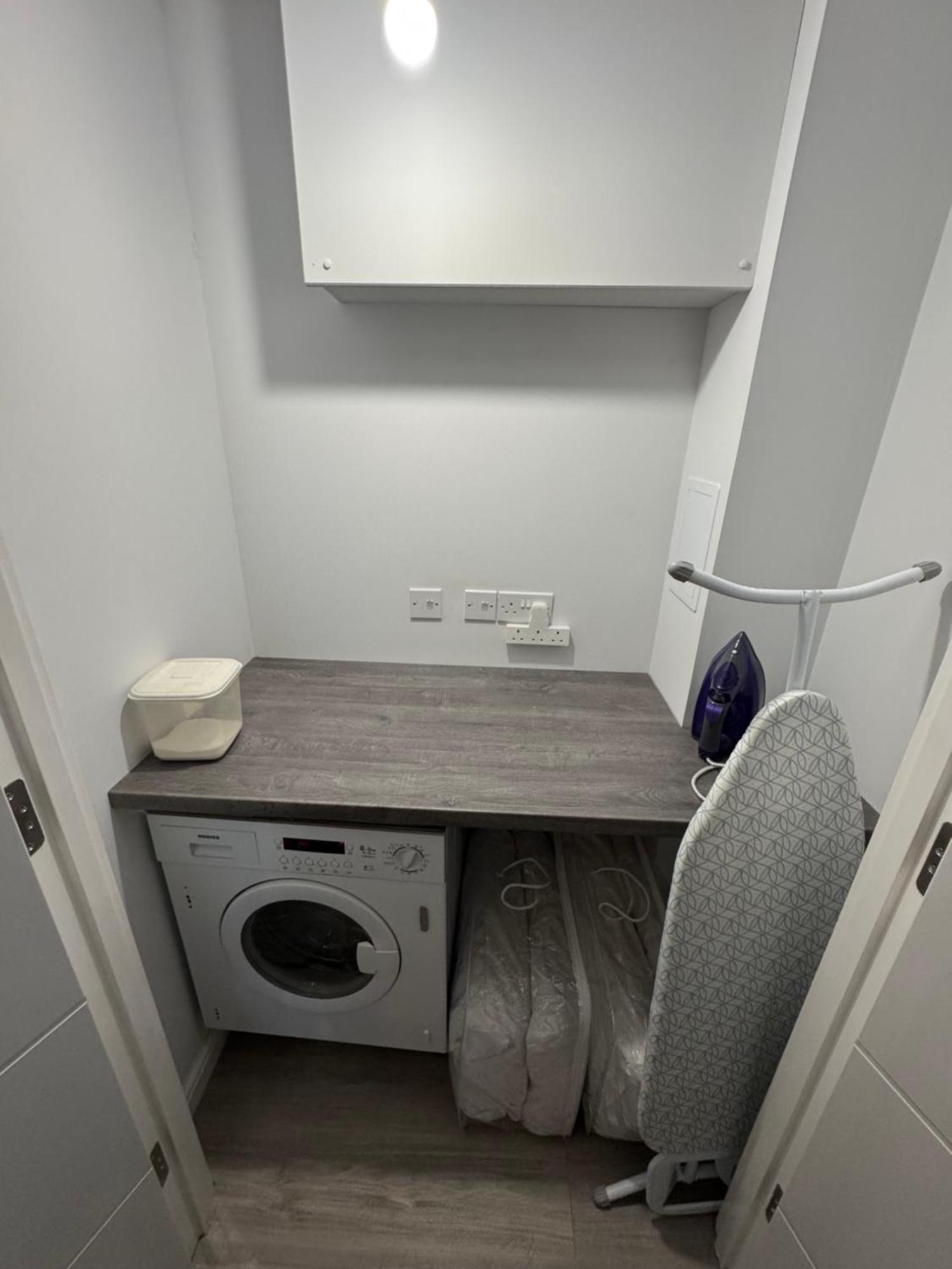 Modern Flat In Free Parking & Wifi * Glasgow
