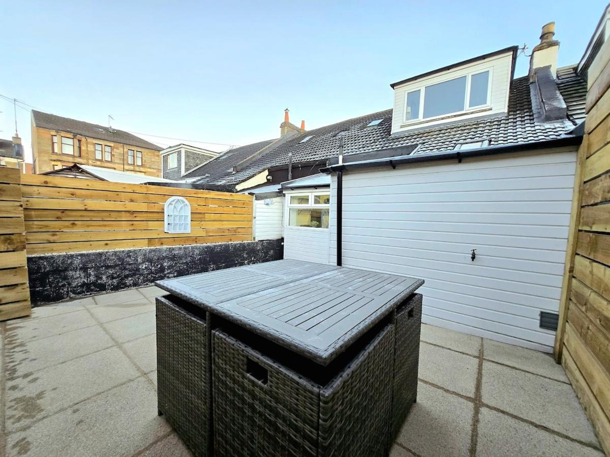 3-bed In Holiday home Glasgow