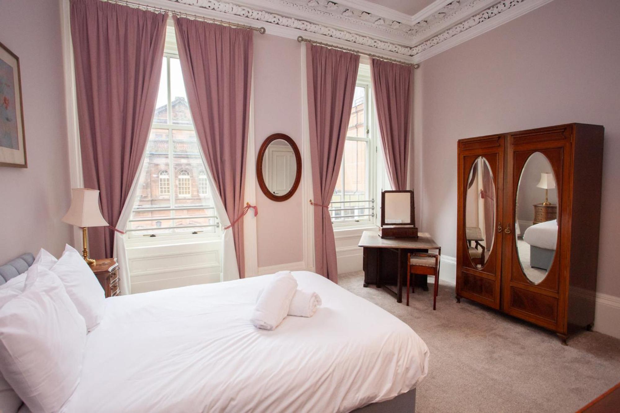 Spacious 4-bedroom Retreat In *