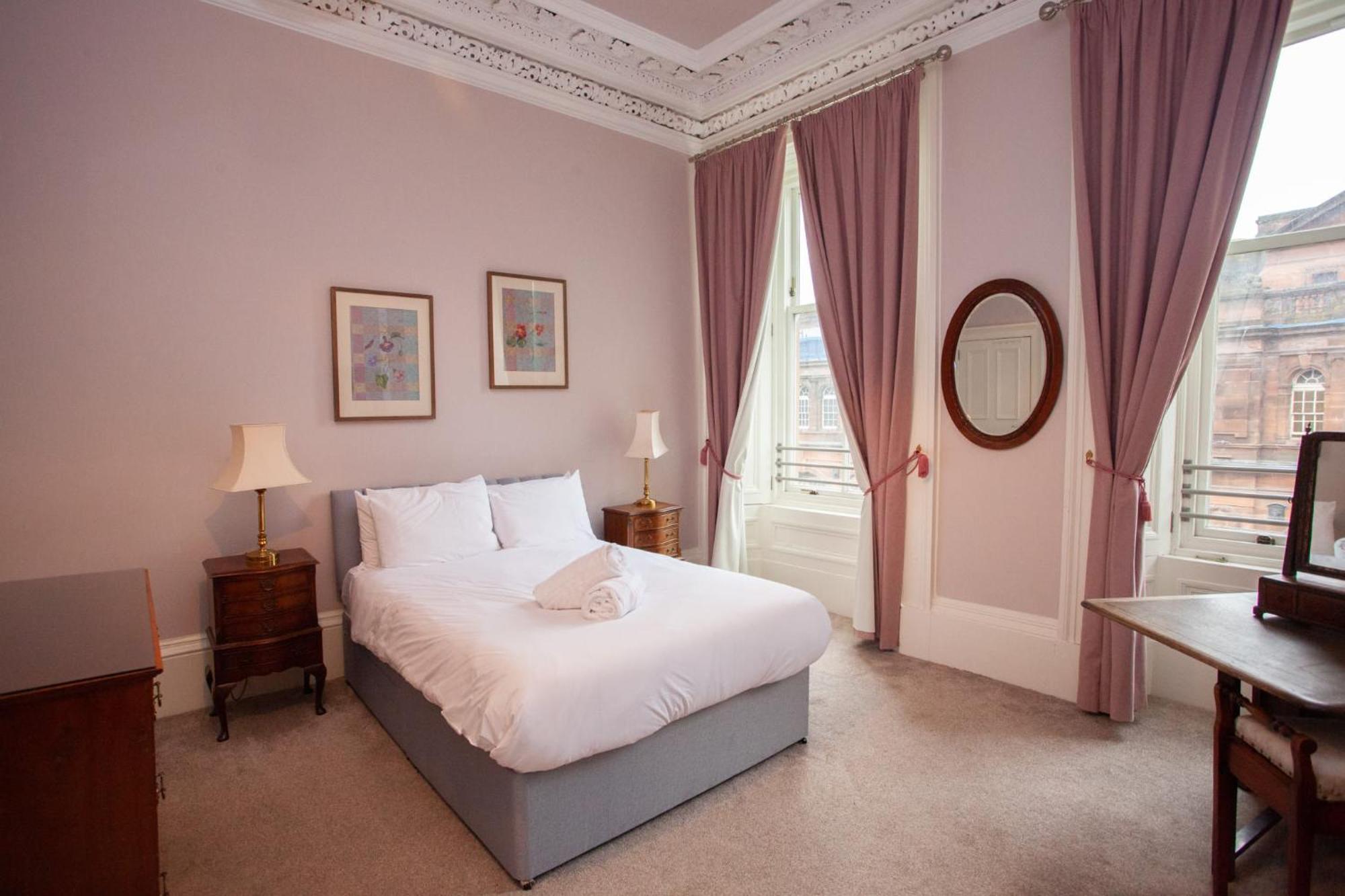 Spacious 4-bedroom Retreat In * Glasgow