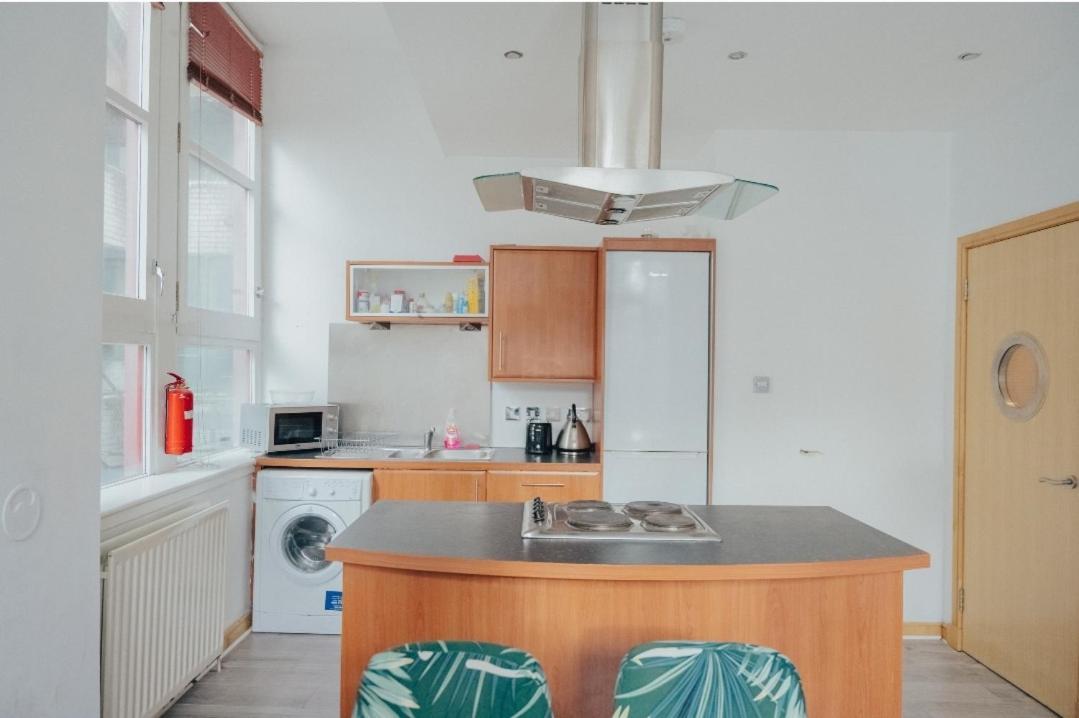 2 Bed Renfield St Center Apartment *
