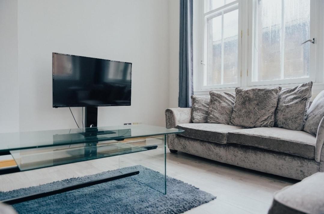 2 Bed Renfield St Center Glasgow
