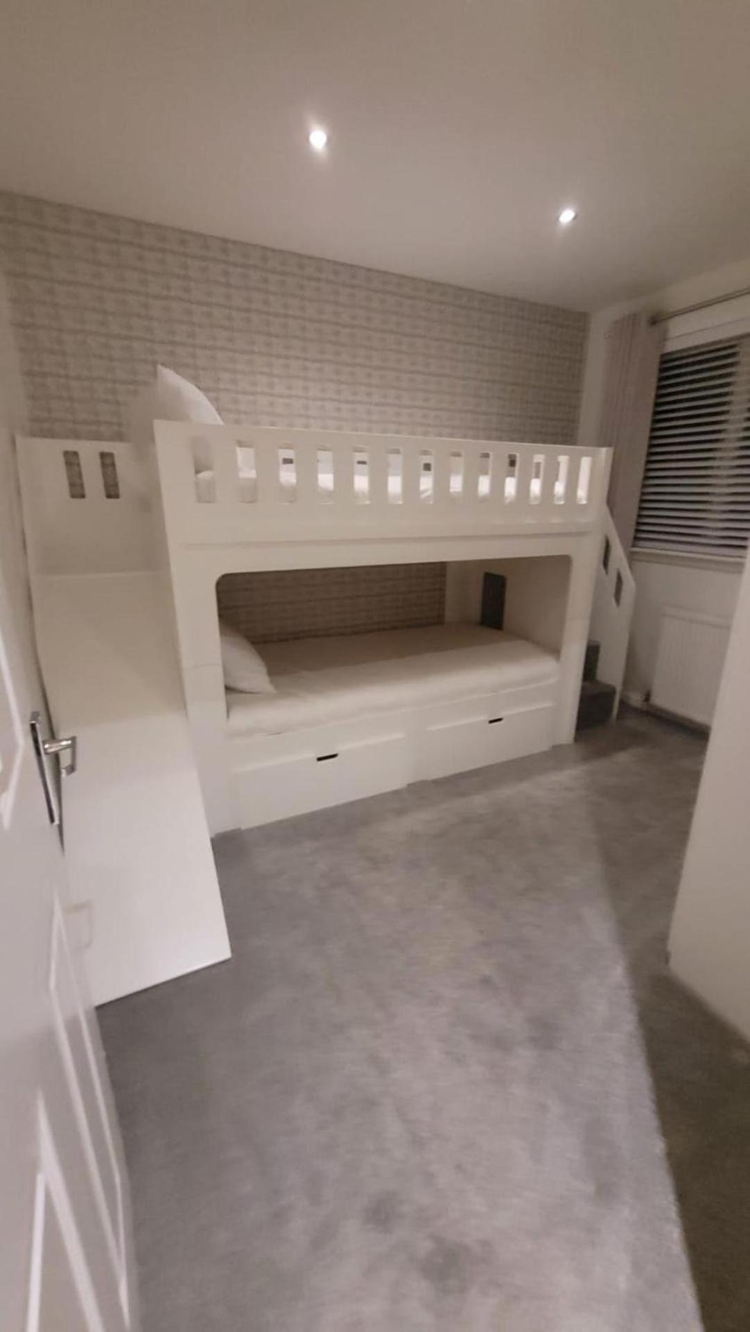 Stylish Modern 3 Bedroom House Free Parking Holiday home