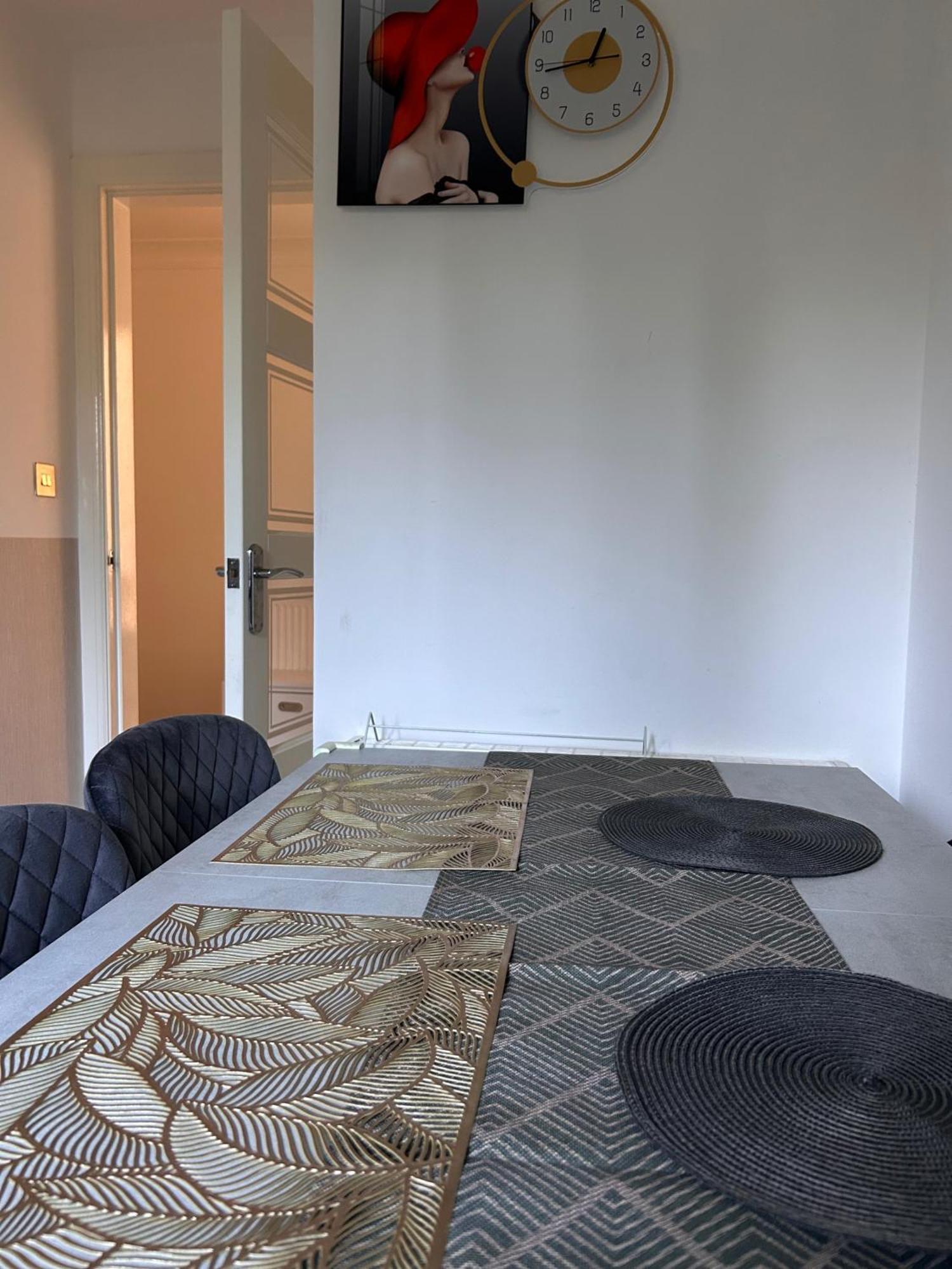 Modern Apartment-sleeps6-parking-seft Check In * Glasgow