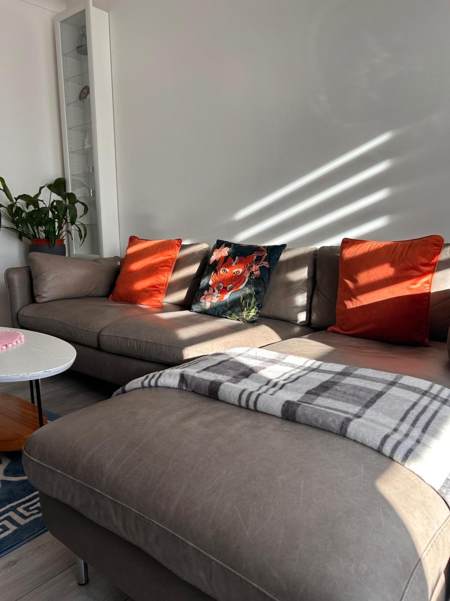 Modern Apartment-sleeps6-parking-seft Check In Apartment Glasgow